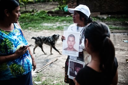 Sebastiana, mujer quiché, partió de Chichicastenango, en el departamento de El Quiché, Guatemala, para unirse a la XI Caravana de Madres de Migrantes Desaparecidos. Busca a su hijo Edgar Rodolfo Xón Ajanel, que partió de Chichicastenango el 5 de julio de 2008.