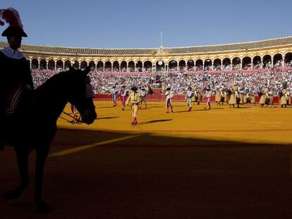 Un festejo de la feria de Abril de 2013 en la Maestranza de Sevilla.