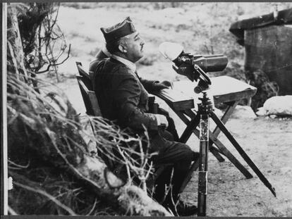 El general Franco, en el frente de Aragón, en 1938.