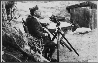 El general Franco, en el frente de Aragón, en 1938.