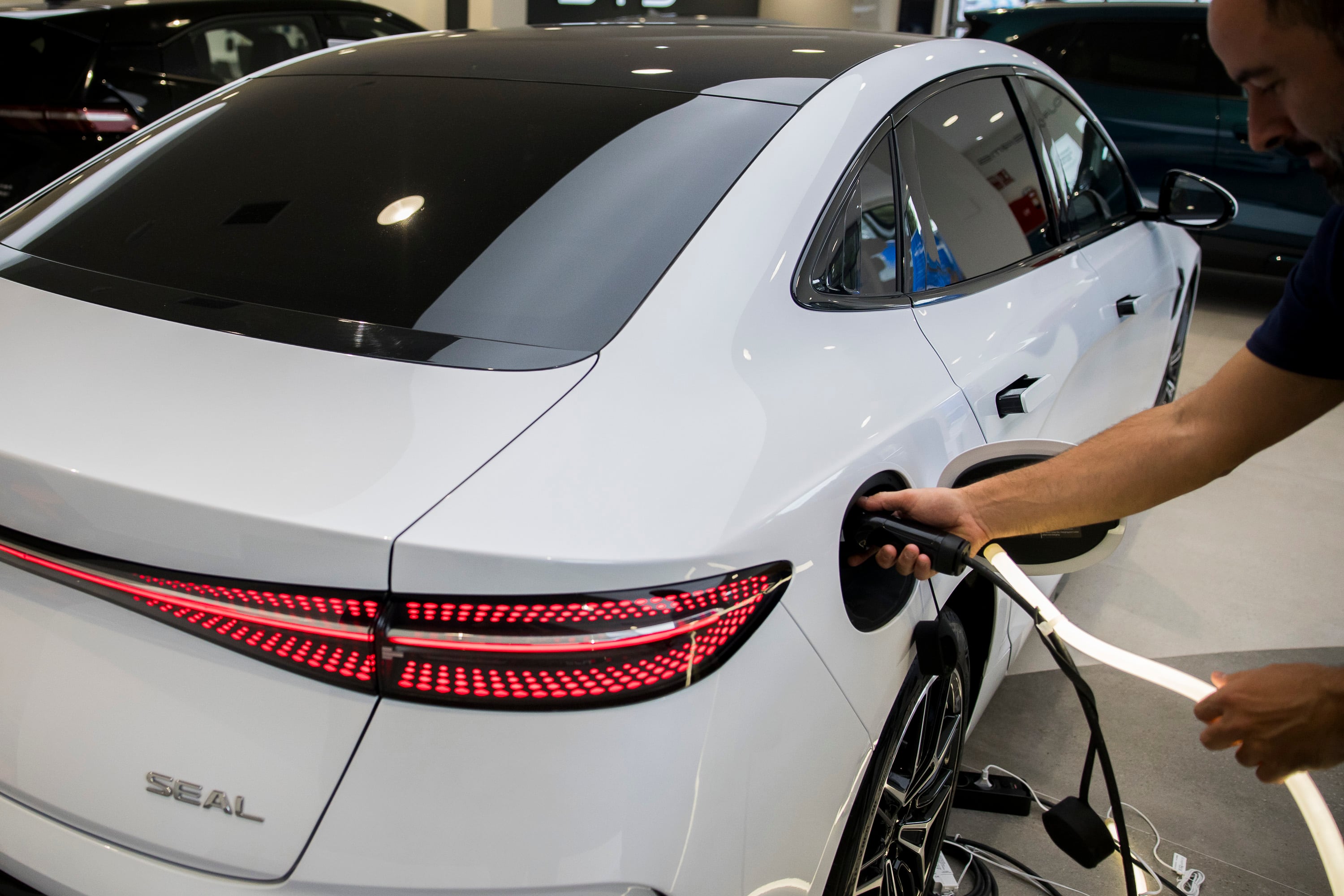 Los coches eléctricos ahorran 20.000 millones a los países importadores de petróleo desde el inicio de la crisis de Ormuz