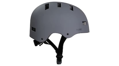 Casco con luz LED trasera