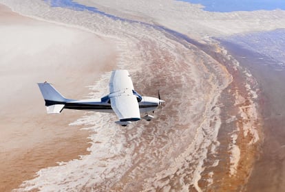 Una avioneta sobrevuela el parque nacional del lago Eyre (Australia).