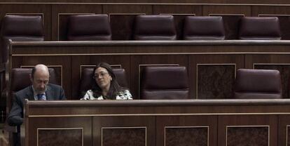 Rubalcaba y Soraya Rodríguez, en el Congreso.