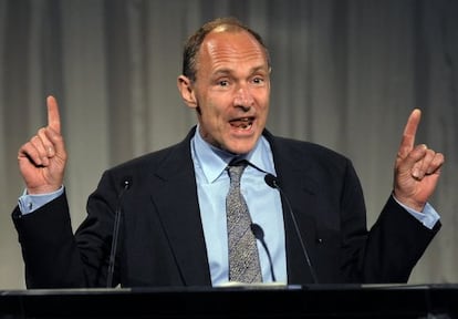 Tim Berners Lee en 2009, el año en el que se arrepintió de poner // en todas las direcciones de todas las webs del mundo