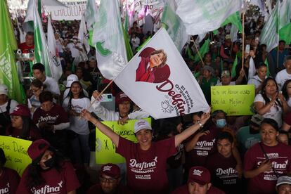 Partidarios de Delfina Gómez en el Valle de Chalco (Estado de México), el 28 de mayo.