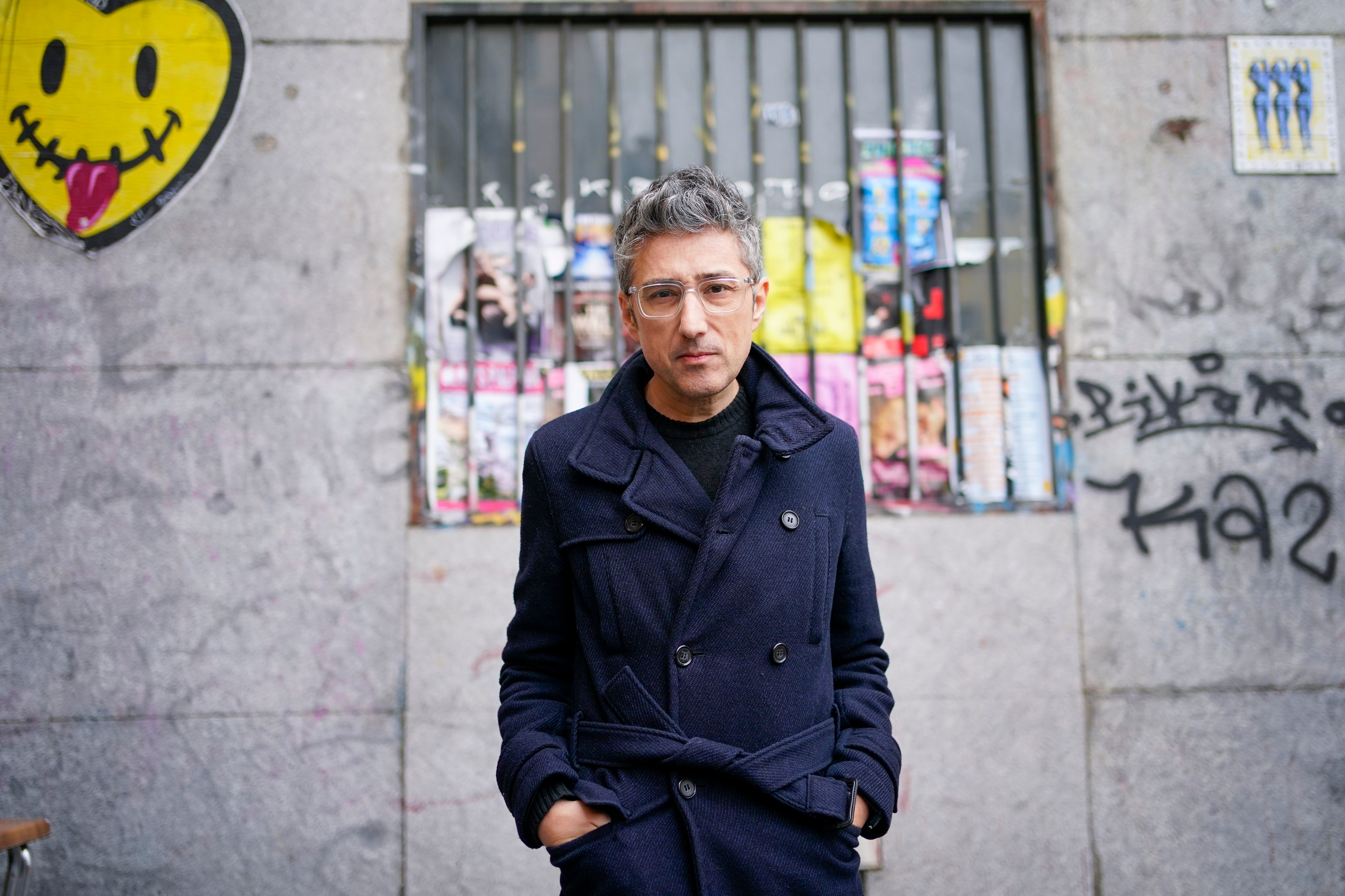 Patricio Pron posa en el barrio de Malasaña, Madrid: 