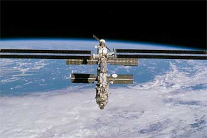 La ISS, en una imagen tomada en diciembre de 2000.