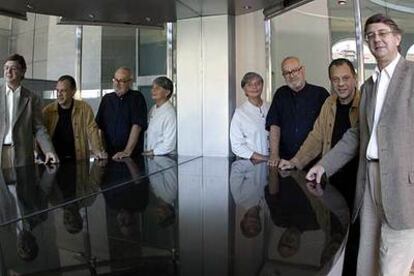Víctor Pablo Pérez, Lluís Pasqual, Ezio Frigerio, escenógrafo, y Franca Squarciapino, figurinista, ayer en la presentación de Don Giovanni.