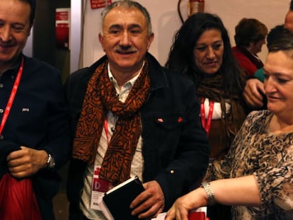 Álvarez (centre), anit durant el congrés de la UGT.