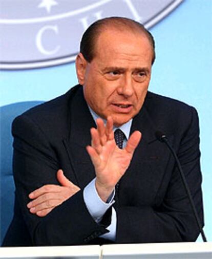 Silvio Berlusconi durante una rueda de prensa celebrada ayer en Roma.