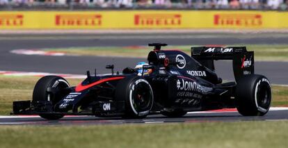 Fernando Alosno, durante la Q3, en Silverstone.