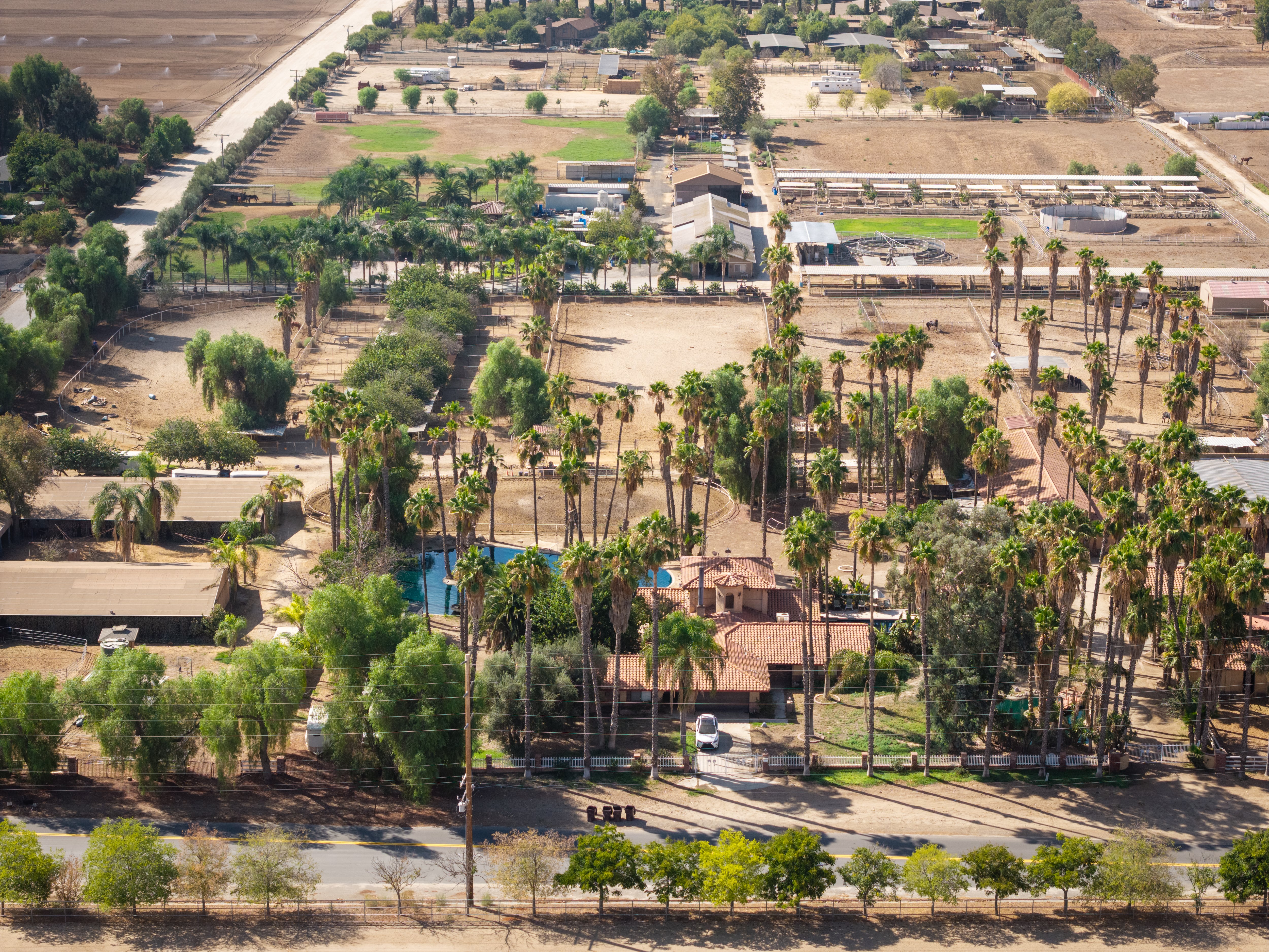 Vista aérea de la propiedad en Hemet, California.