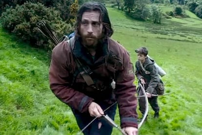 Aaron Taylor-Johnson y el adolescente Alfie Williams, en '28 años después'.