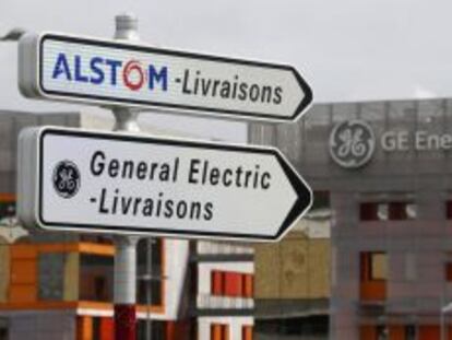 Par&iacute;s gana tiempo para buscar alternativas a la compra de Alstom por parte de General Electric.