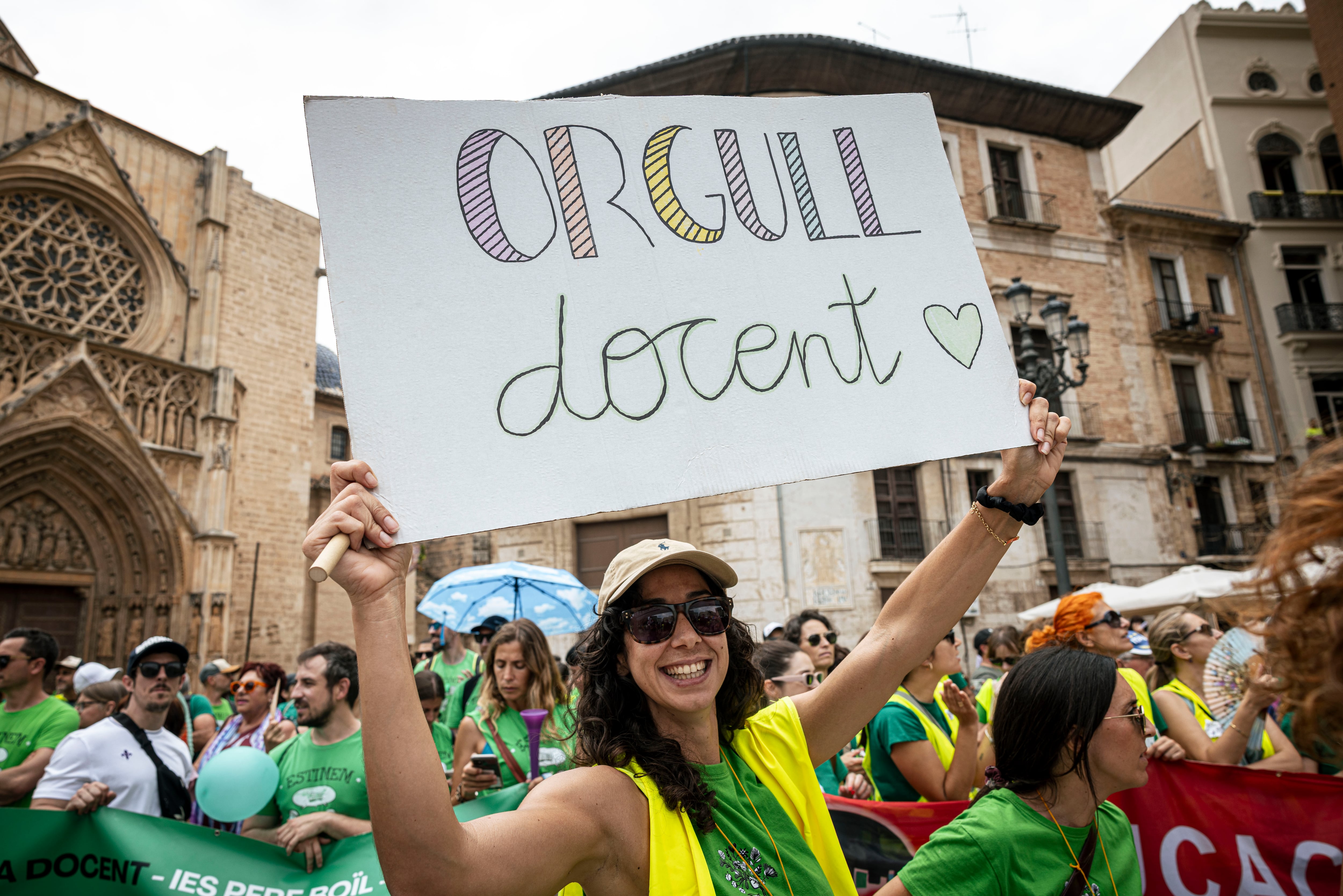 Una de las profesoras que se manifestó este jueves en Valencia.