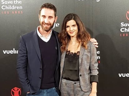 Dani Rovira y Clara Lago, en un envento de Save the Children.