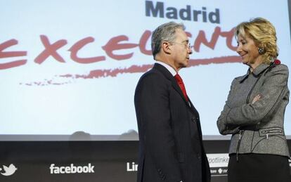 Esperanza Aguirre, junto al expresidente de Colombia Álvaro Uribe, en el Congreso Internacional de Excelencia