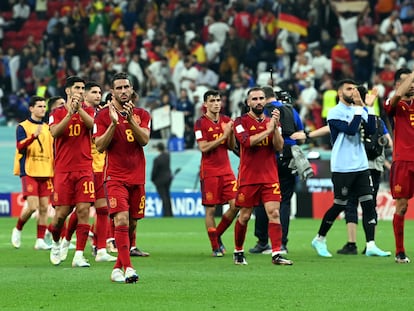 La selección española, tras el partido que le enfrentó a Alemania, en la segunda jornada del Mundial de Qatar.