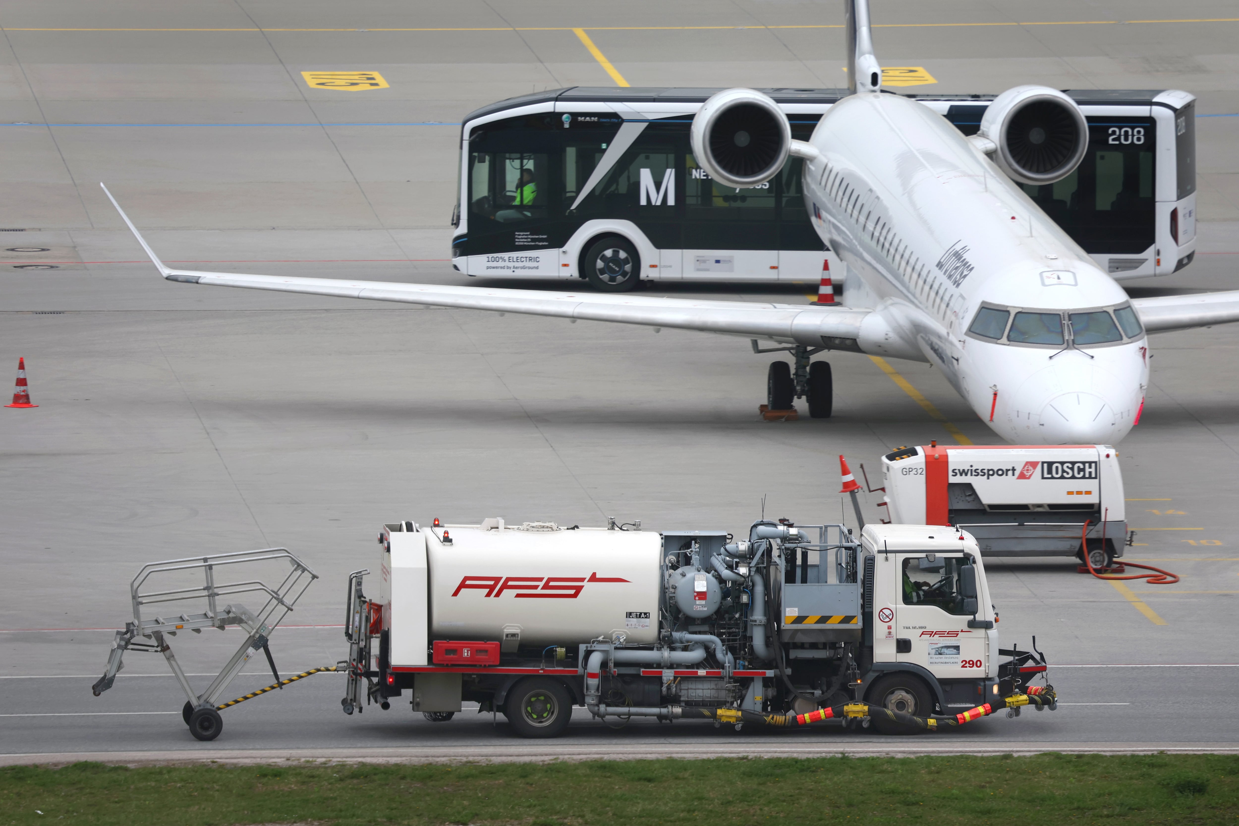 El optimismo de las aerolíneas choca con la tormenta del combustible