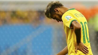 Neymar con Brasil.  