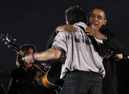 "Hay sólo un puñado de personas que entran en tu vida con la música y cuentan la historia del pueblo estadounidense, Bruce Springsteen es una de esas personas", ha asegurado Obama después del concierto.