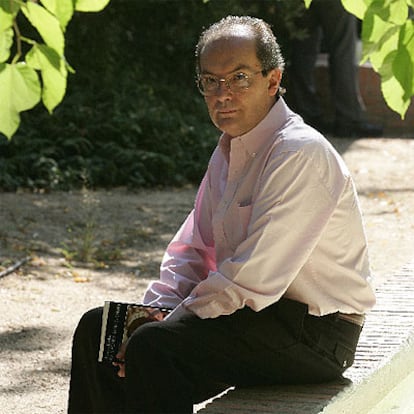 El autor mexicano Álvaro Uribe.