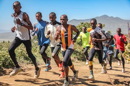 Atletas entrenan en Kenia