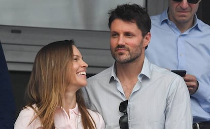 La actriz Hilary Swank y el empresario Philip Schneider, en un torneo de tenis en junio de 2018.