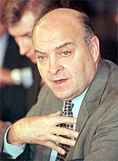Domingo Cavallo, durante una conferencia en Moscú en 1998.