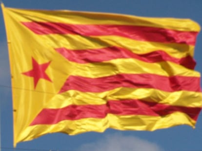 Una estelada al vent.