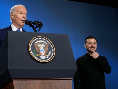 El presidente de Estados Unidos, Joe Biden, y el presidente de Ucrania, Volodímir Zelenski, comparecen ante los medios el pasado jueves en Washington.