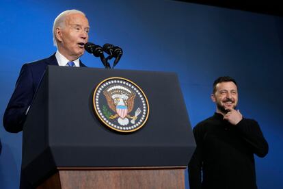 El presidente de Estados Unidos, Joe Biden, y el presidente de Ucrania, Volodímir Zelenski, comparecen ante los medios el pasado jueves en Washington.