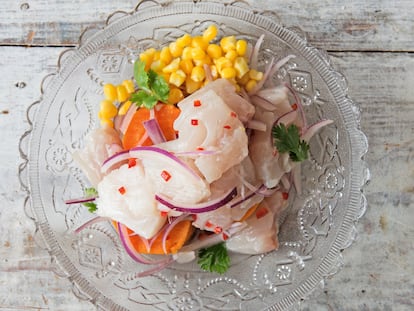 Ceviche clásico, imagen del interior de Perú, de Gastón Acurio (Editorial Phaidon).