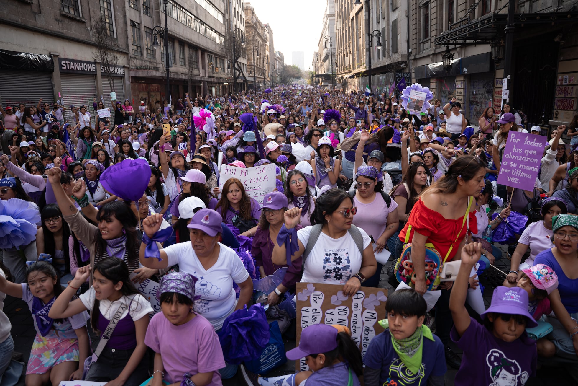 Las imágenes de la marcha por el Día Internacional de la Mujer en ...