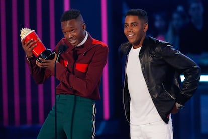 El premio al mejor beso se lo llevaron Ashton Sanders y Jharrel Jerome por su encuentro en la playa en ‘Moonlight’.