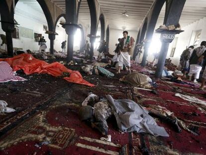 Corpos das vítimas dos atentados no Sanaa.