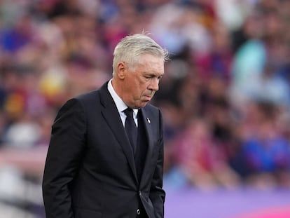 Carlo Ancelotti, during the match in Montjuïc.