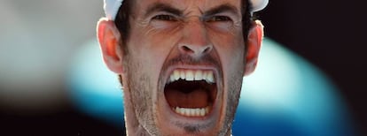 Murray se lamenta durante el partido ante Mischa Zverev.