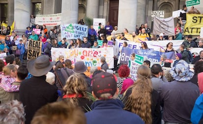 Concentración ante el parlamento de South Australia, el pasado mes de abril, pidiendo el cierre de los centros de refugiados de Manus y Nauru