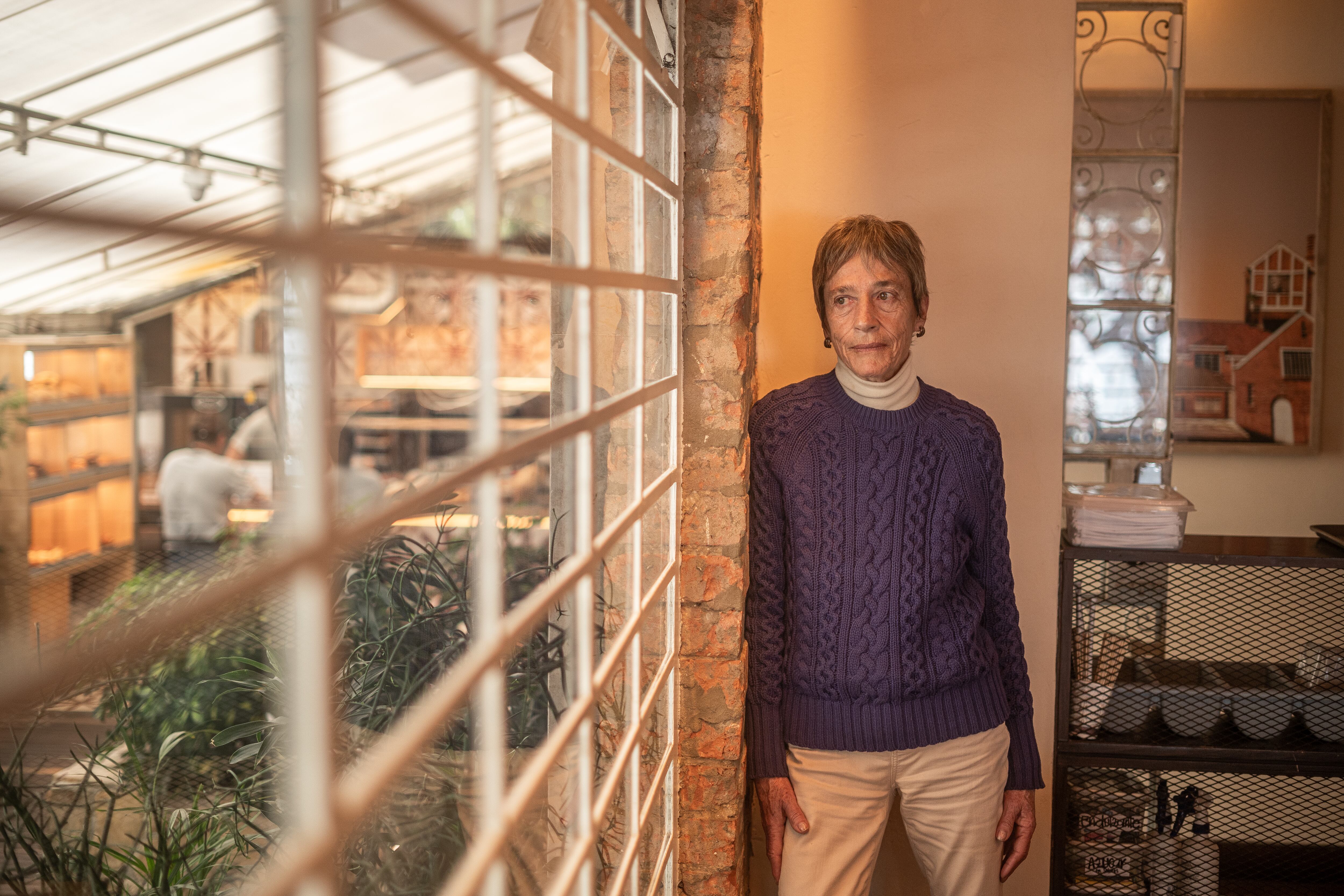 La arqueóloga Luisa Fernanda Herrera posa para un retrato en un café en Bogotá (Colombia) el 16 de Enero del 2025. 