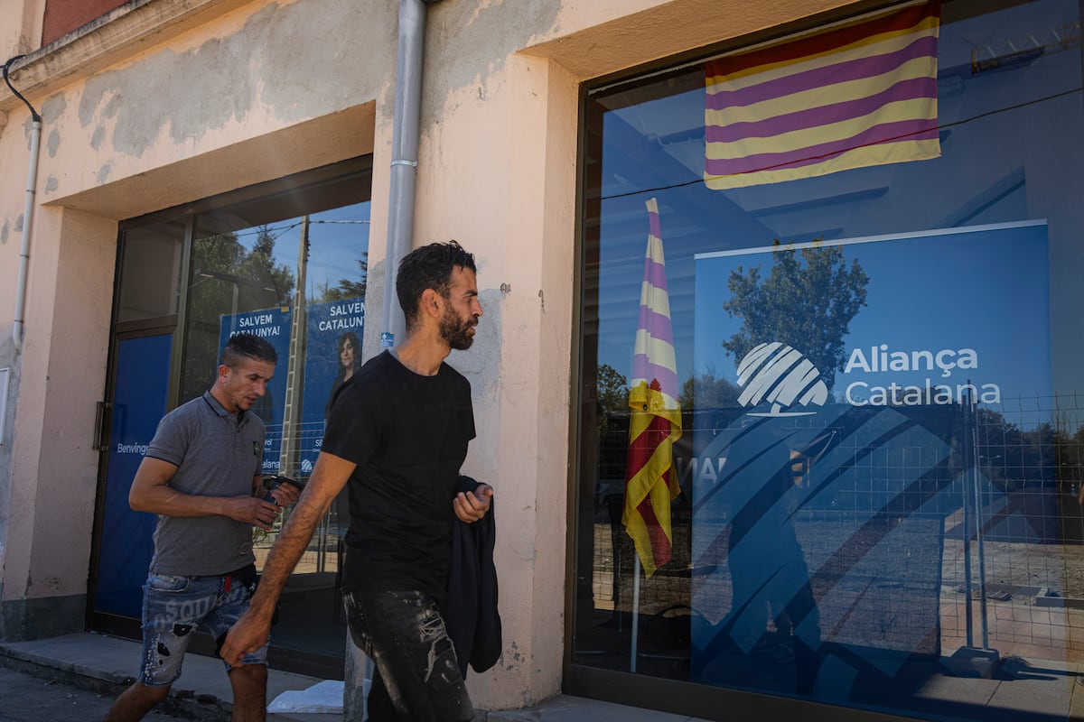 Aliança Catalana irrumpe en los plenos de municipios donde aún no tiene concejales: “Parecía el asalto al Capitolio”
