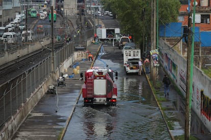 De acuerdo con la Secretaría de Gestión Integral de Riesgos y Protección Civil, la precipitación pluvial dejó 143 encharcamientos a nivel general con un promedio de lluvia 73 milímetros, suficiente para abastecer una presa.