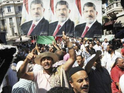 Una manifestaci&oacute;n de simpatizantes del Ennahda contra la violencia en Egipto el 16 de agosto en la capital tunecina.
