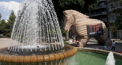 Un caballo de Troya en Vigo contra el TTIP.
