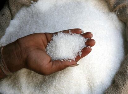 Ebro Puleva lidera el mercado del azúcar en España, que  consume 1,6 millones de toneladas anuales.