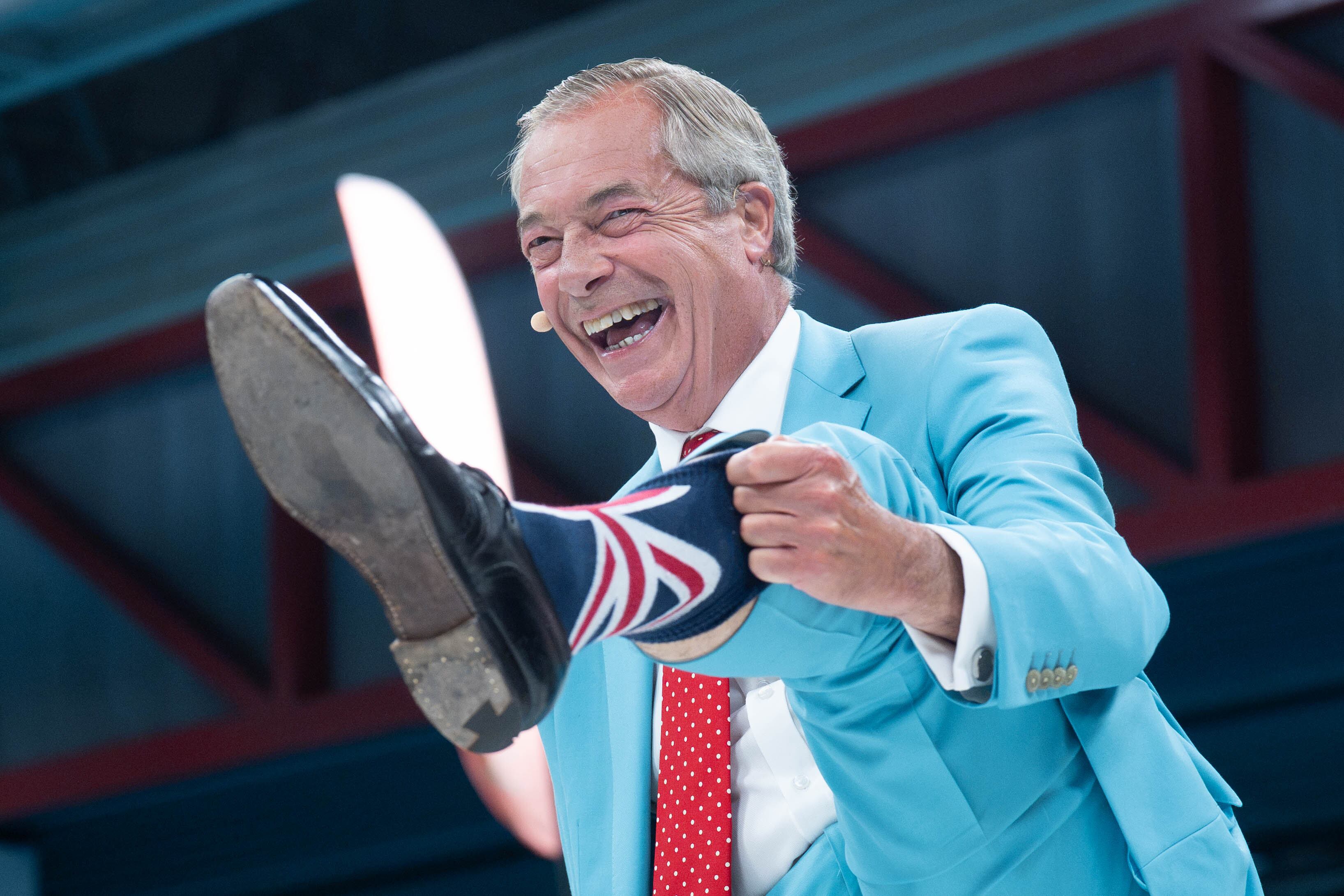 La policía británica investiga otro caso de corrupción que acorrala al ultraderechista Farage