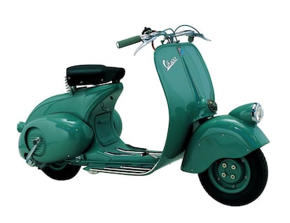 Este fue el primer modelo con el diseño de Corradino D'Ascanio, producido en 1946 y con 98cc de potencia