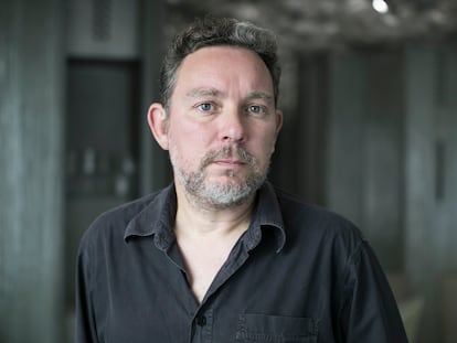 En la imagen el cocinero Albert Adria en la sala del restaurante Enigma. Foto: Massimiliano Minocri