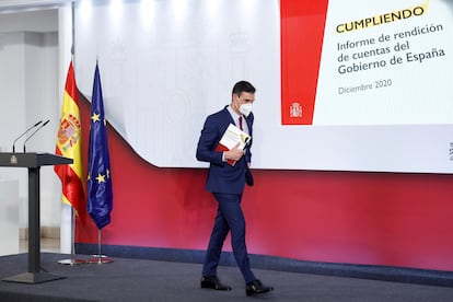 El presidente del Gobierno, Pedro Sánchez, tras una rueda de prensa en diciembre.